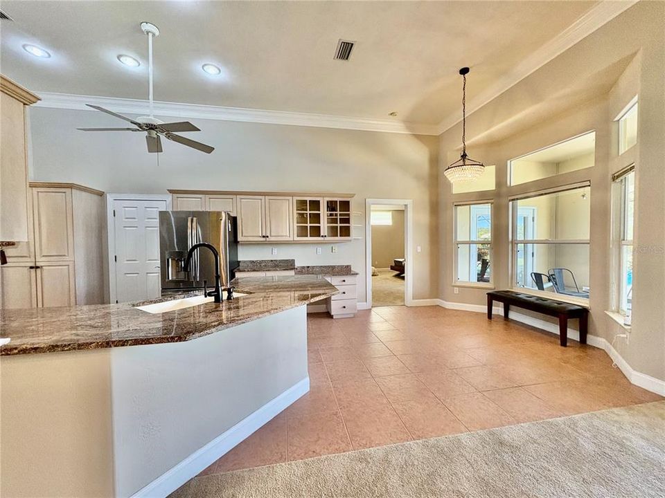 En Venta: $625,000 (4 camas, 3 baños, 2724 Pies cuadrados)