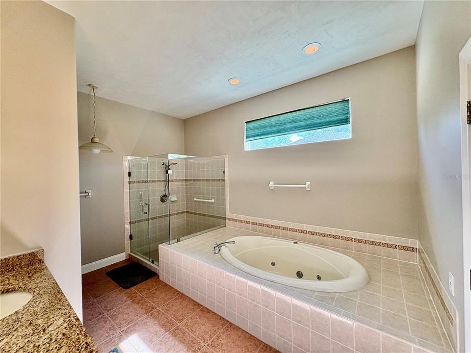 En Venta: $625,000 (4 camas, 3 baños, 2724 Pies cuadrados)