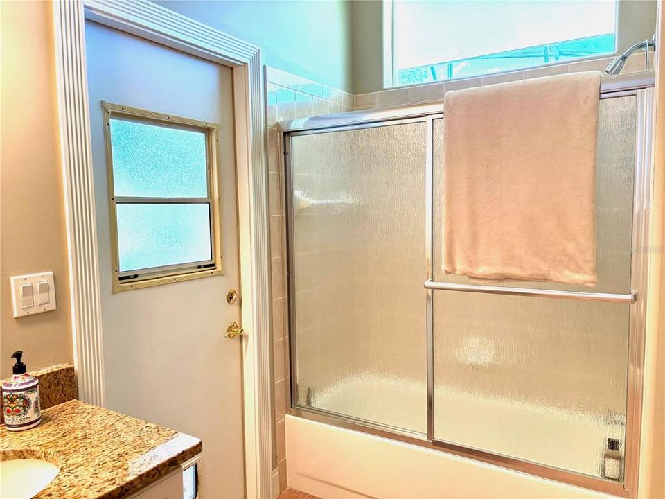 En Venta: $625,000 (4 camas, 3 baños, 2724 Pies cuadrados)