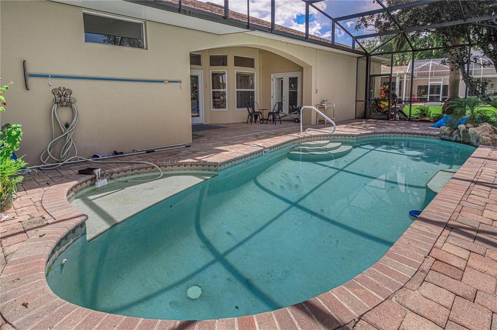 En Venta: $625,000 (4 camas, 3 baños, 2724 Pies cuadrados)