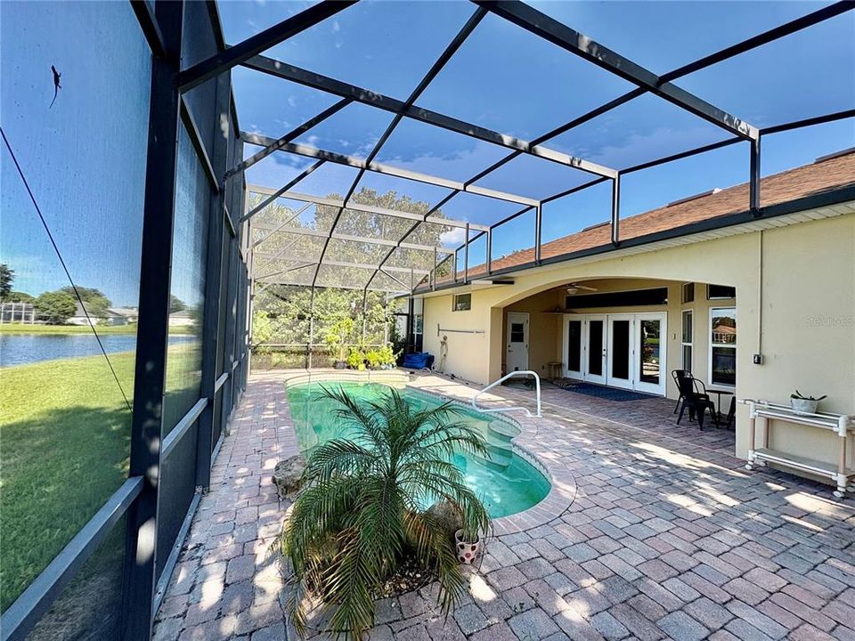 En Venta: $625,000 (4 camas, 3 baños, 2724 Pies cuadrados)