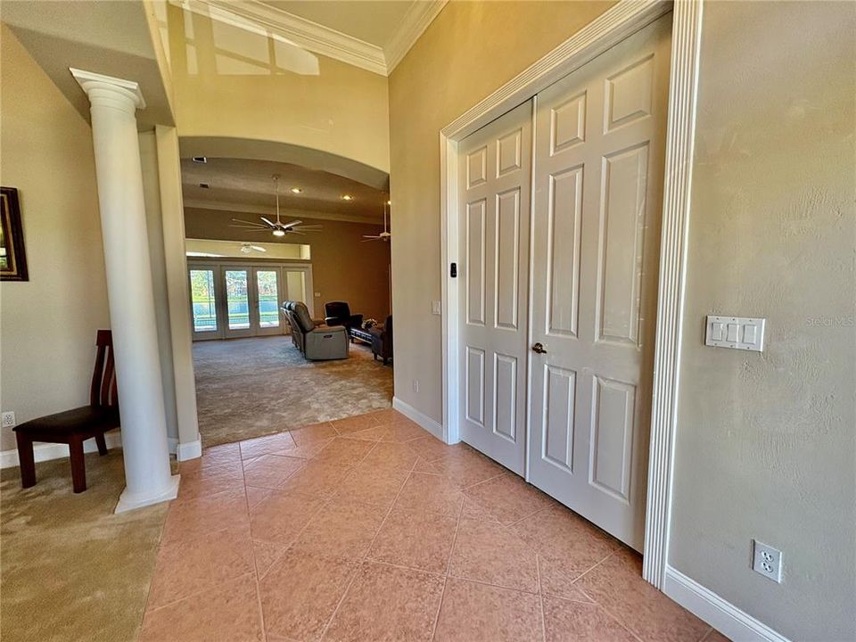 En Venta: $625,000 (4 camas, 3 baños, 2724 Pies cuadrados)