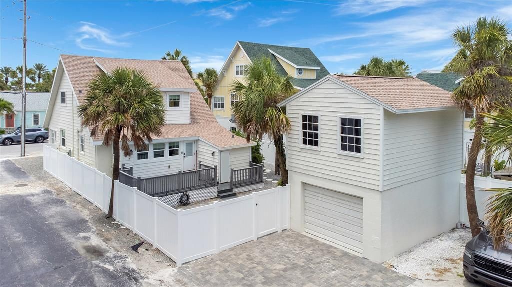 Active With Contract: $1,689,000 (4 beds, 2 baths, 2084 Square Feet)