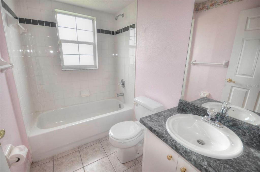 For Sale: $299,999 (3 beds, 2 baths, 1514 Square Feet)