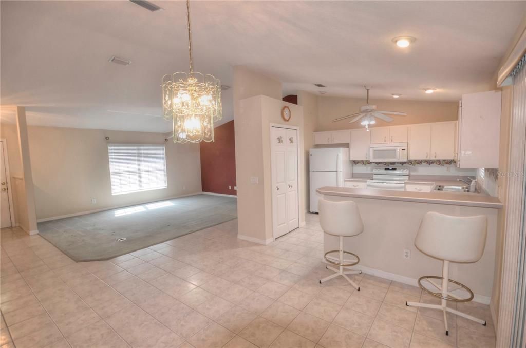 For Sale: $299,999 (3 beds, 2 baths, 1514 Square Feet)