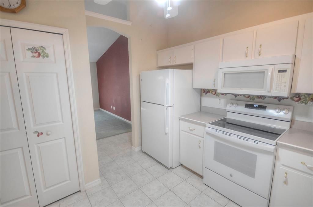 For Sale: $299,999 (3 beds, 2 baths, 1514 Square Feet)