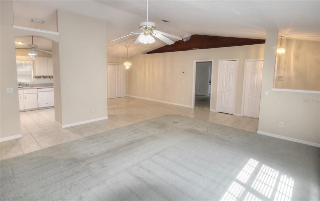 For Sale: $299,999 (3 beds, 2 baths, 1514 Square Feet)