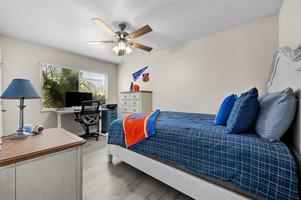 Active With Contract: $148,900 (2 beds, 1 baths, 755 Square Feet)