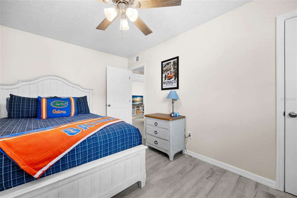 Active With Contract: $148,900 (2 beds, 1 baths, 755 Square Feet)