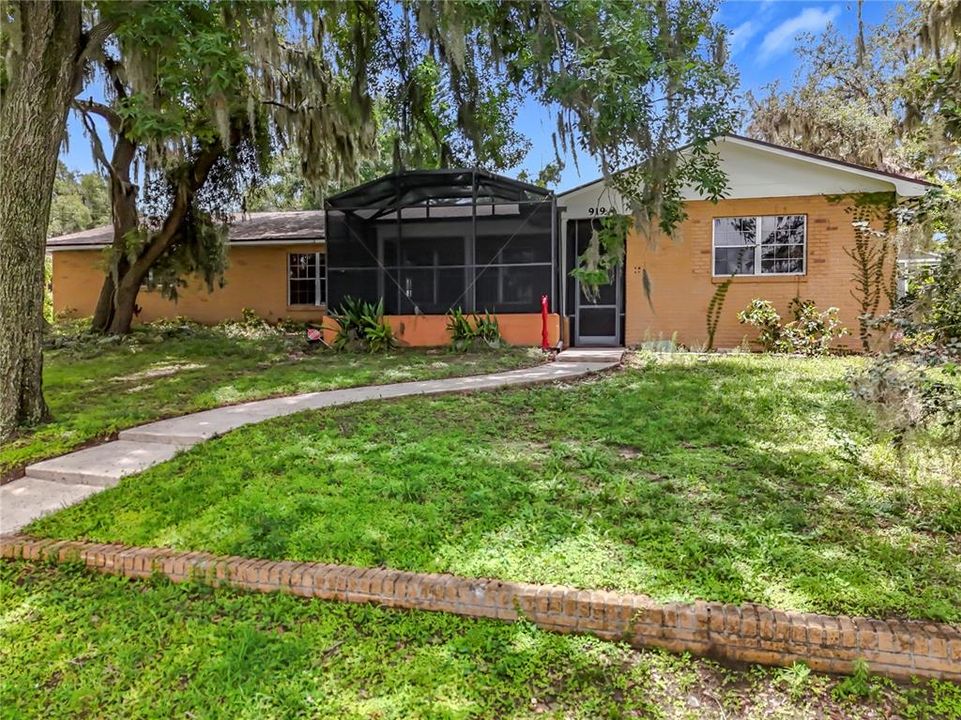 Active With Contract: $375,000 (4 beds, 2 baths, 2417 Square Feet)