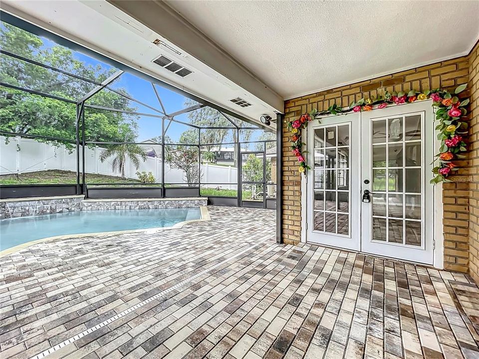 Active With Contract: $375,000 (4 beds, 2 baths, 2417 Square Feet)