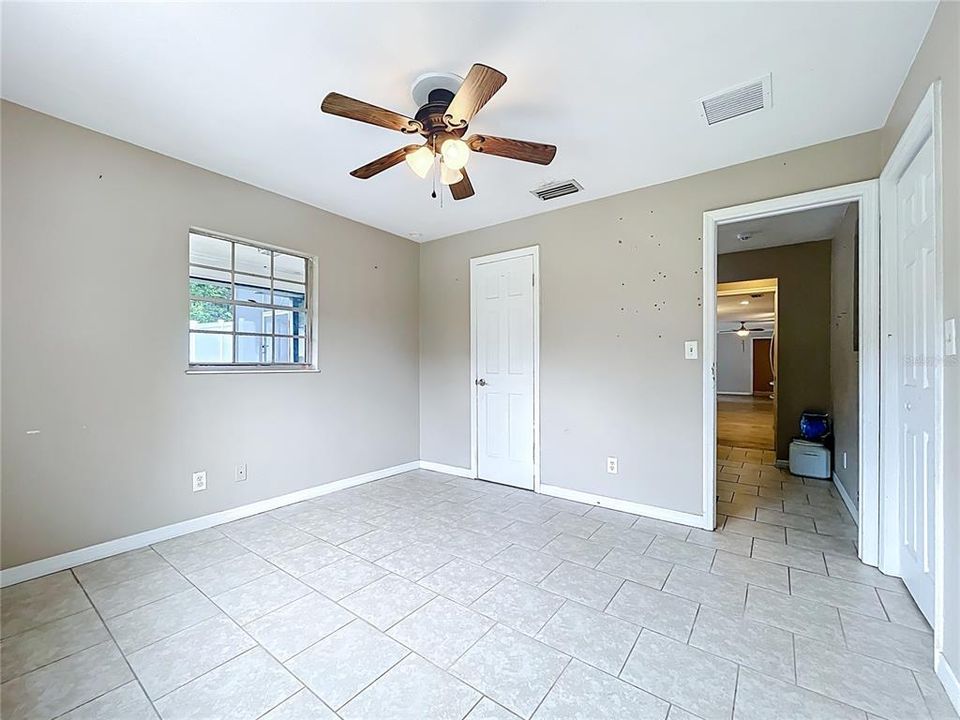 Active With Contract: $375,000 (4 beds, 2 baths, 2417 Square Feet)