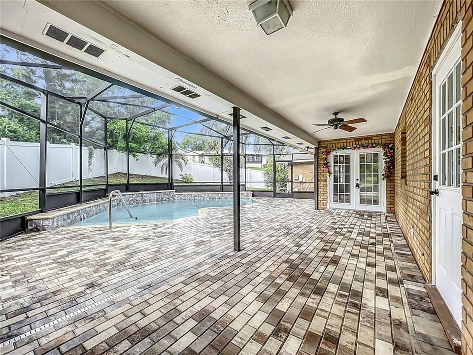 Active With Contract: $375,000 (4 beds, 2 baths, 2417 Square Feet)