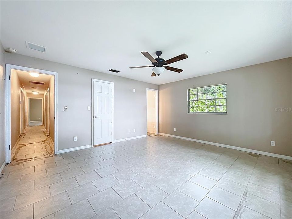 Active With Contract: $375,000 (4 beds, 2 baths, 2417 Square Feet)