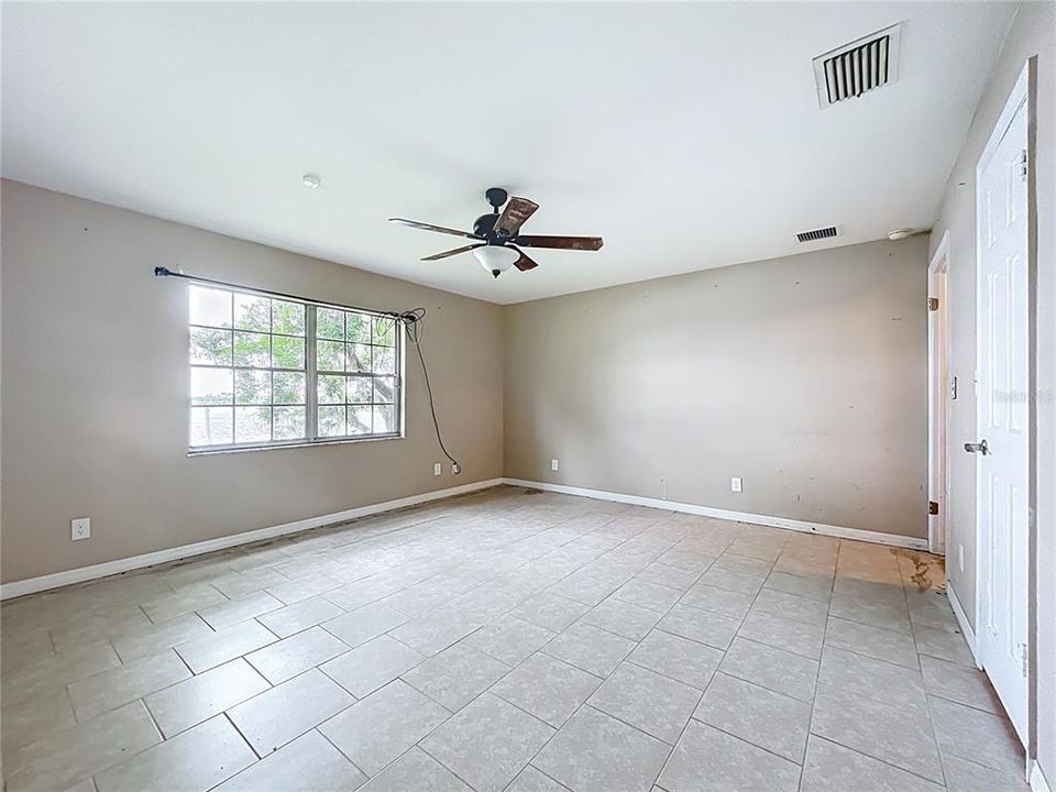 Active With Contract: $375,000 (4 beds, 2 baths, 2417 Square Feet)