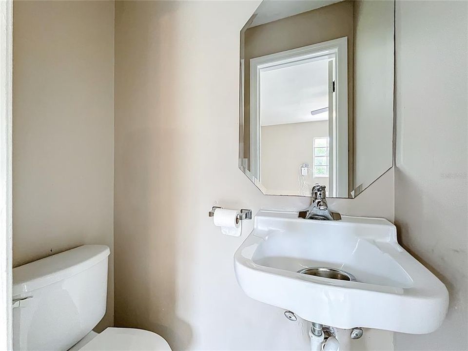 Active With Contract: $375,000 (4 beds, 2 baths, 2417 Square Feet)