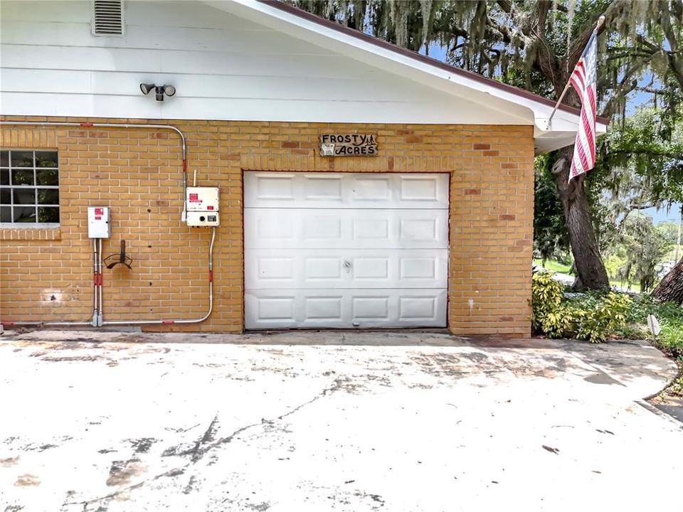 Active With Contract: $375,000 (4 beds, 2 baths, 2417 Square Feet)