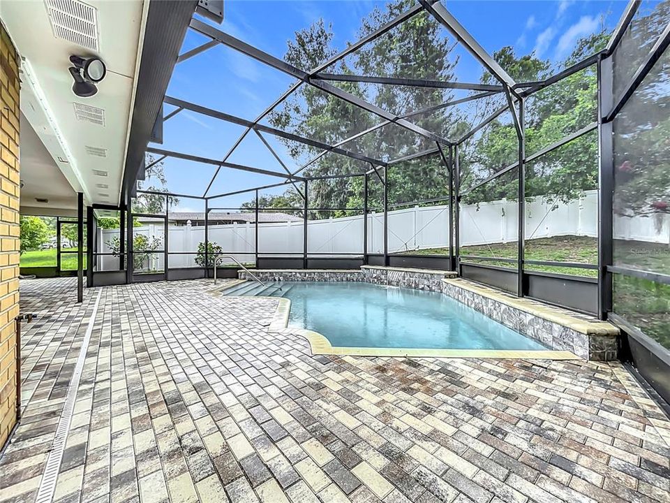 Active With Contract: $375,000 (4 beds, 2 baths, 2417 Square Feet)