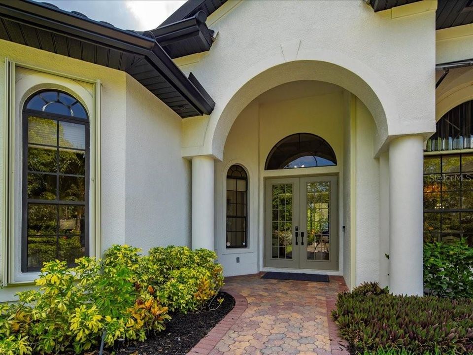 For Sale: $1,549,000 (5 beds, 3 baths, 3104 Square Feet)