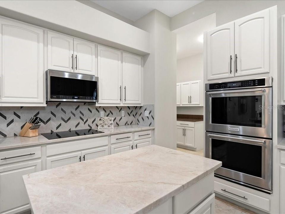 For Sale: $1,549,000 (5 beds, 3 baths, 3104 Square Feet)