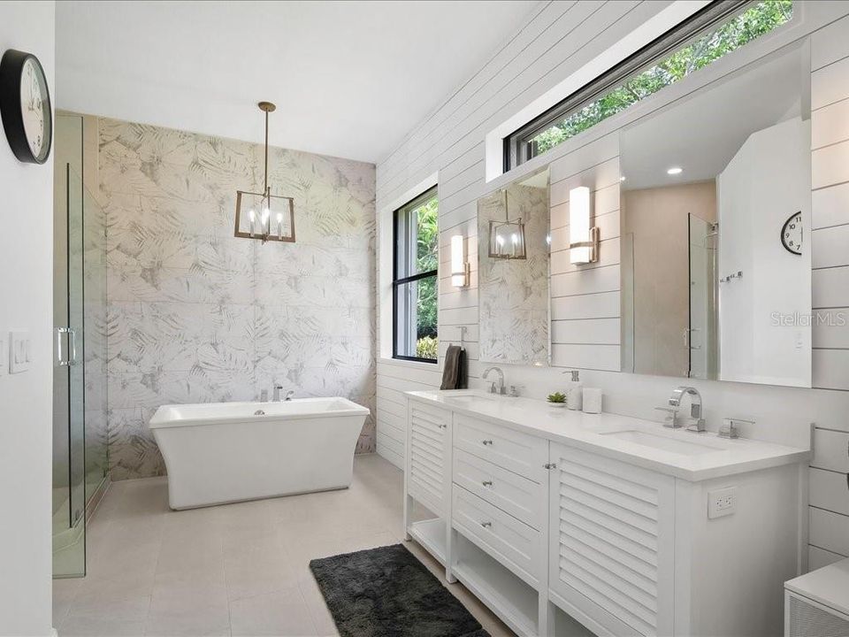 For Sale: $1,549,000 (5 beds, 3 baths, 3104 Square Feet)