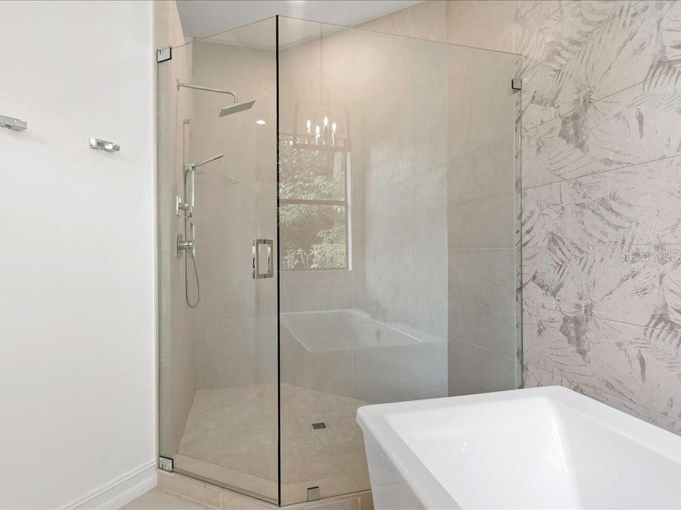 For Sale: $1,549,000 (5 beds, 3 baths, 3104 Square Feet)