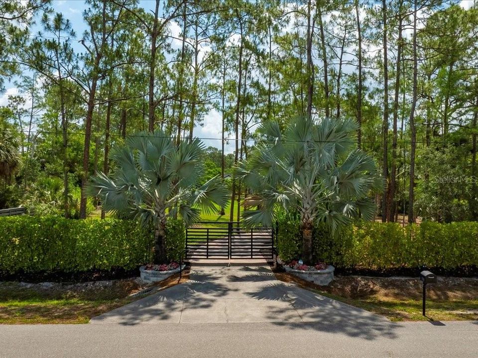 For Sale: $1,549,000 (5 beds, 3 baths, 3104 Square Feet)