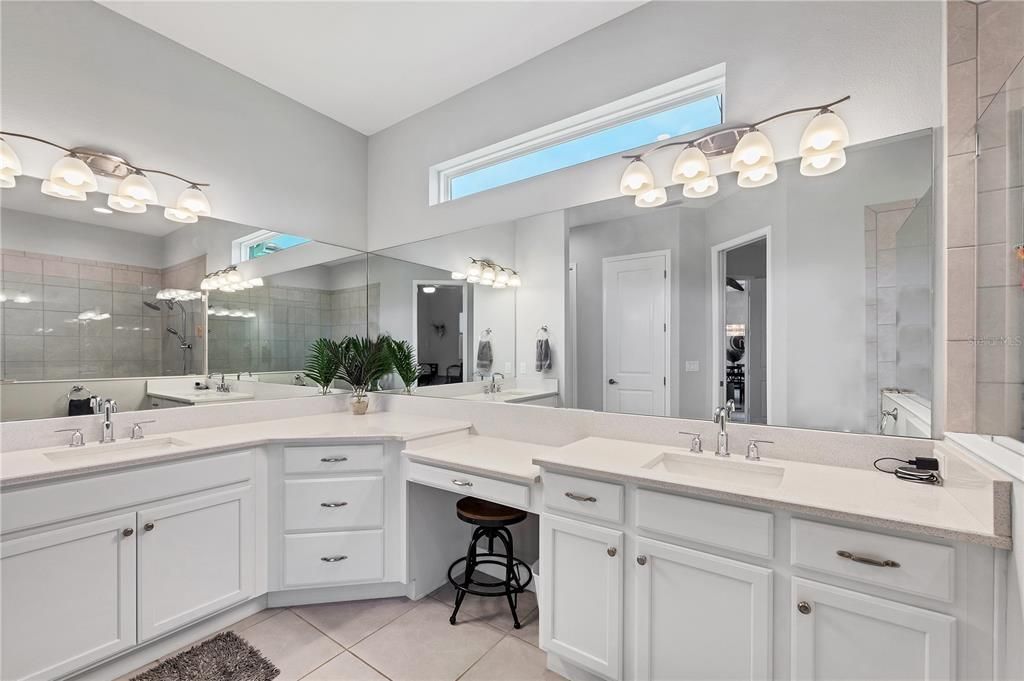 На продажу: $1,160,000 (5 спален, 4 ванн, 3601 Квадратных фут)