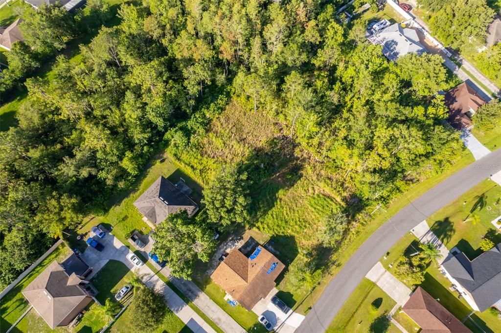 На продажу: $56,000 (0.18 acres)