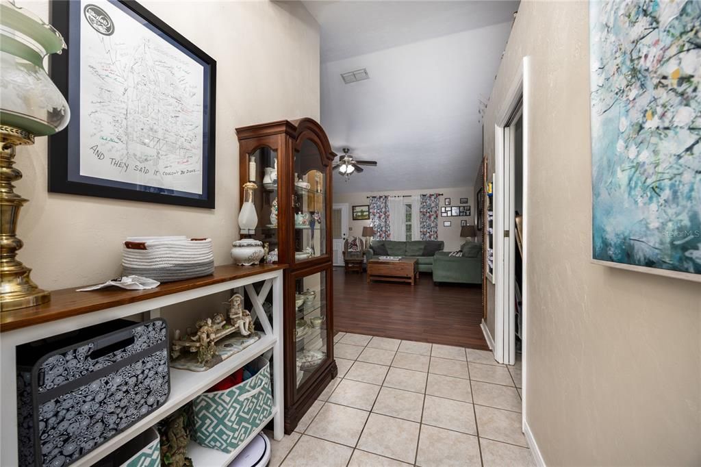 На продажу: $335,000 (3 спален, 2 ванн, 1631 Квадратных фут)