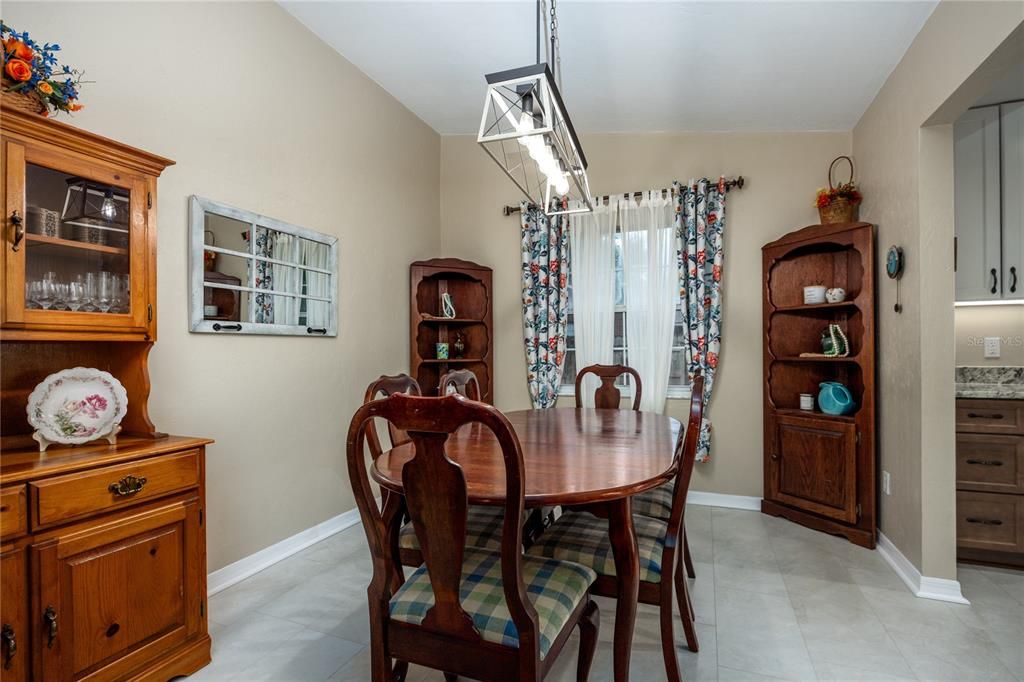 На продажу: $335,000 (3 спален, 2 ванн, 1631 Квадратных фут)