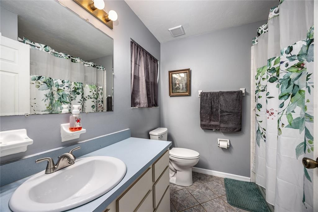 На продажу: $335,000 (3 спален, 2 ванн, 1631 Квадратных фут)