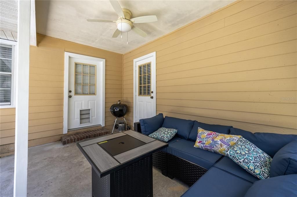 На продажу: $335,000 (3 спален, 2 ванн, 1631 Квадратных фут)