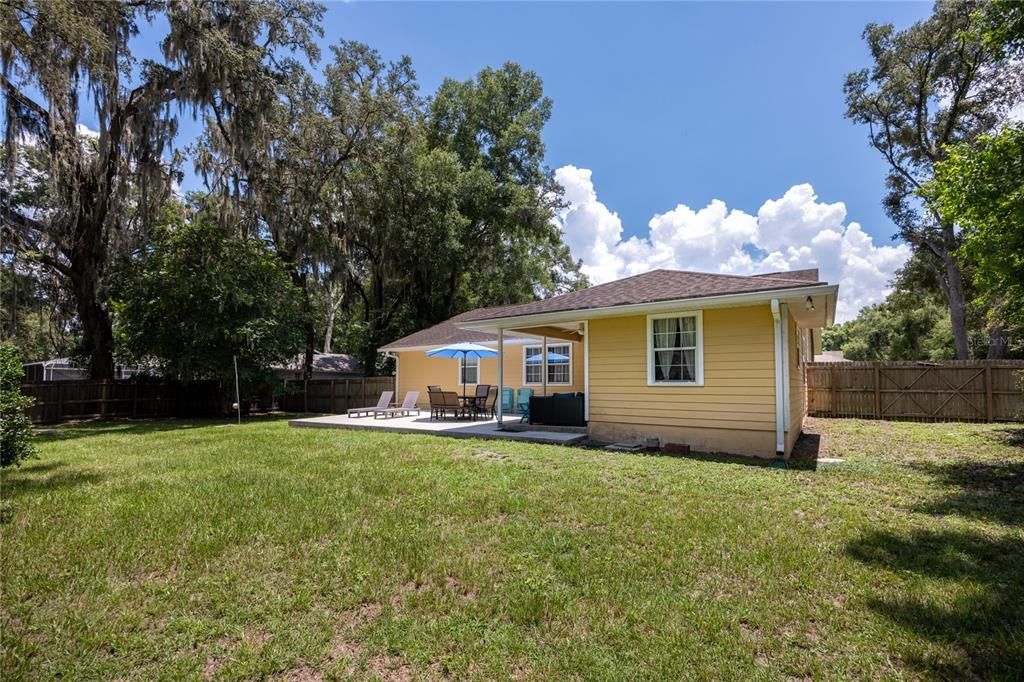 На продажу: $335,000 (3 спален, 2 ванн, 1631 Квадратных фут)