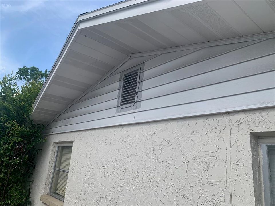 Activo con contrato: $139,900 (3 camas, 2 baños, 1310 Pies cuadrados)