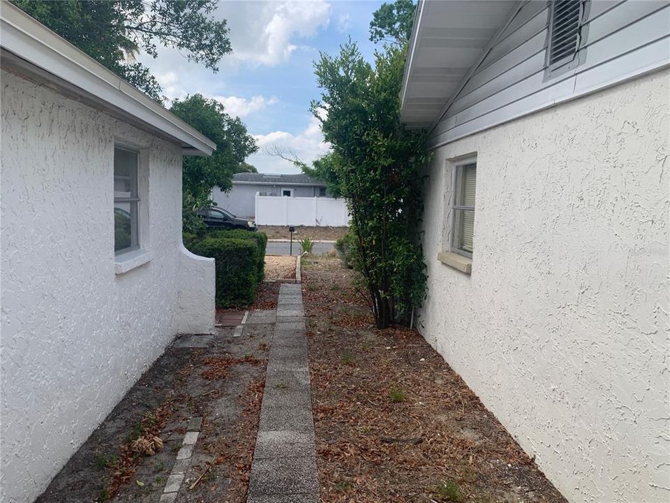 Activo con contrato: $139,900 (3 camas, 2 baños, 1310 Pies cuadrados)