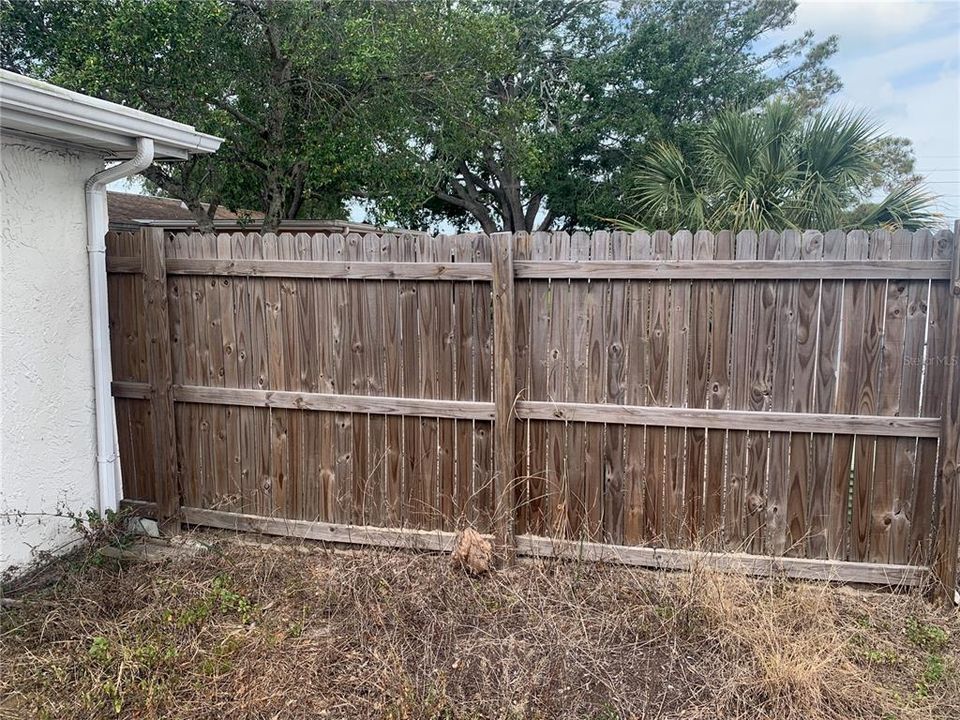 Activo con contrato: $139,900 (3 camas, 2 baños, 1310 Pies cuadrados)