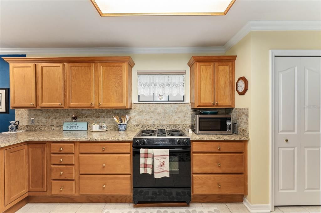 待售: $320,707 (2 贝兹, 2 浴室, 1758 平方英尺)