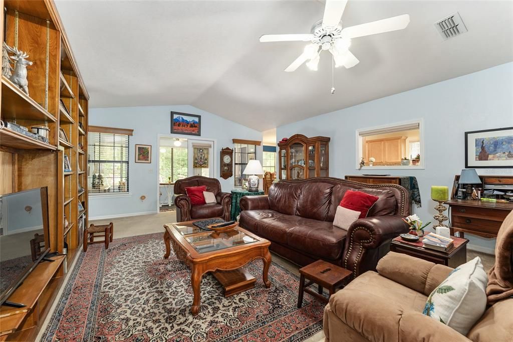 待售: $320,707 (2 贝兹, 2 浴室, 1758 平方英尺)