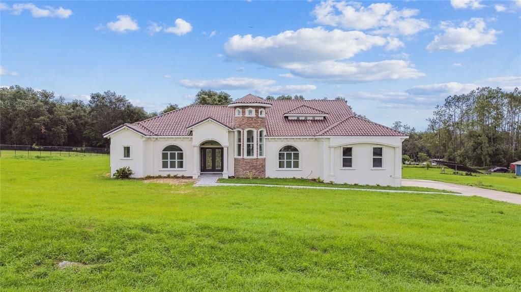 Vendido Recientemente: $700,000 (3 camas, 4 baños, 3531 Pies cuadrados)