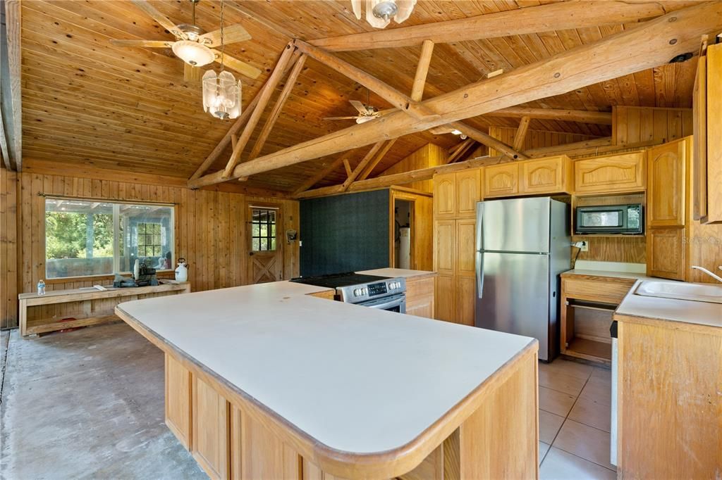 На продажу: $209,000 (2 спален, 2 ванн, 960 Квадратных фут)