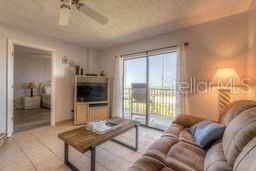 В аренду: $2,250 (2 спален, 2 ванн, 876 Квадратных фут)