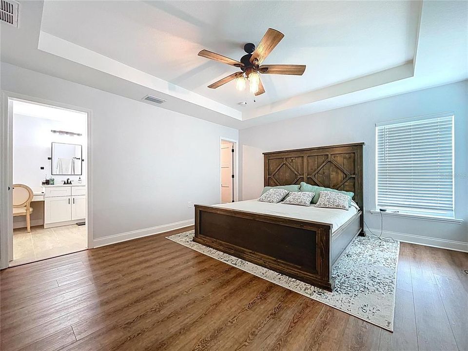 待售: $539,999 (4 贝兹, 2 浴室, 1947 平方英尺)