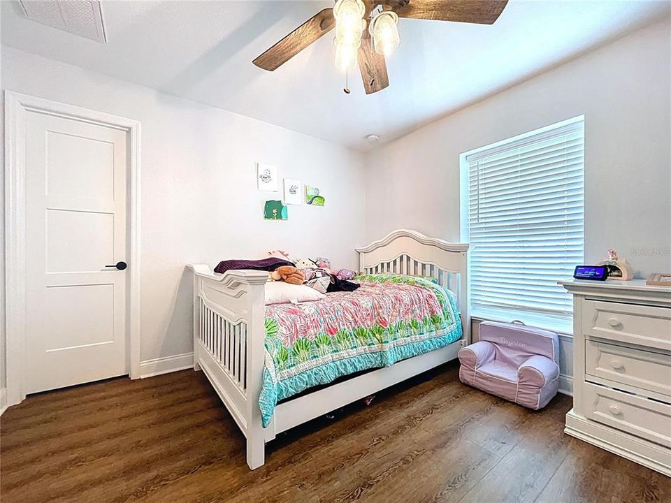 待售: $539,999 (4 贝兹, 2 浴室, 1947 平方英尺)