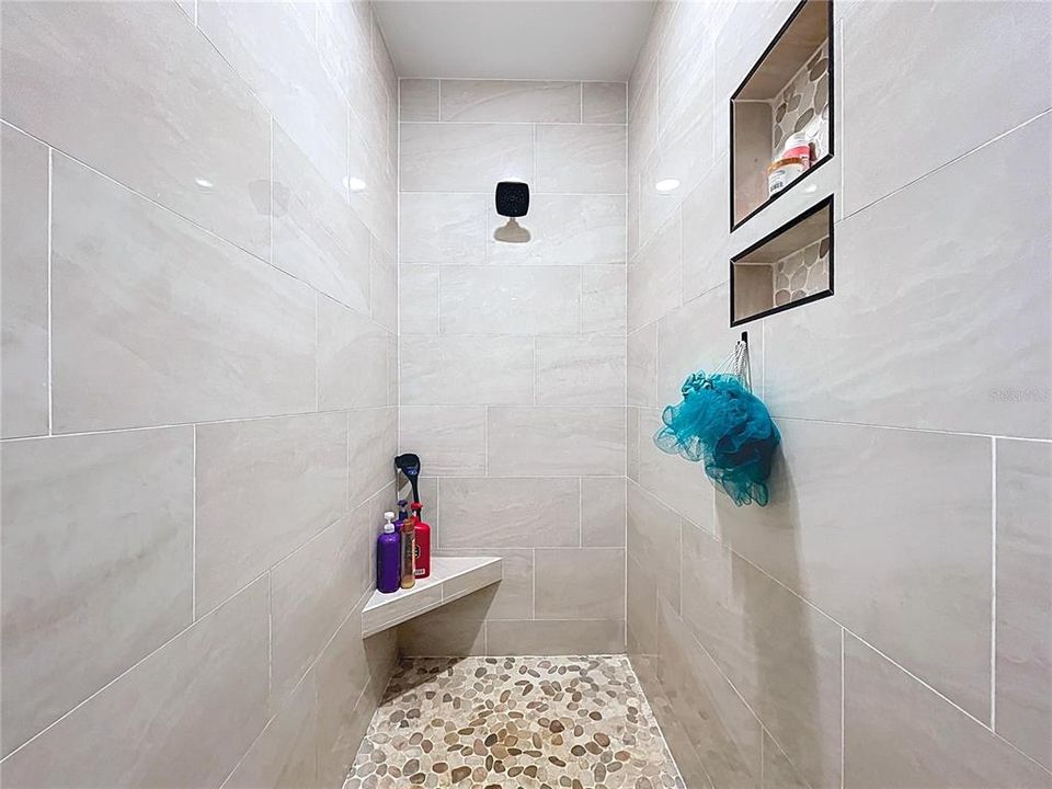 待售: $539,999 (4 贝兹, 2 浴室, 1947 平方英尺)