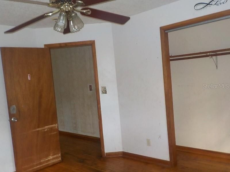 待售: $169,000 (4 贝兹, 2 浴室, 1794 平方英尺)