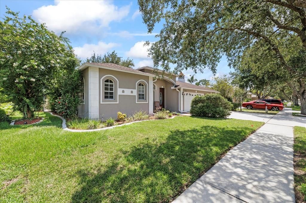 Active With Contract: $385,000 (3 beds, 2 baths, 1897 Square Feet)