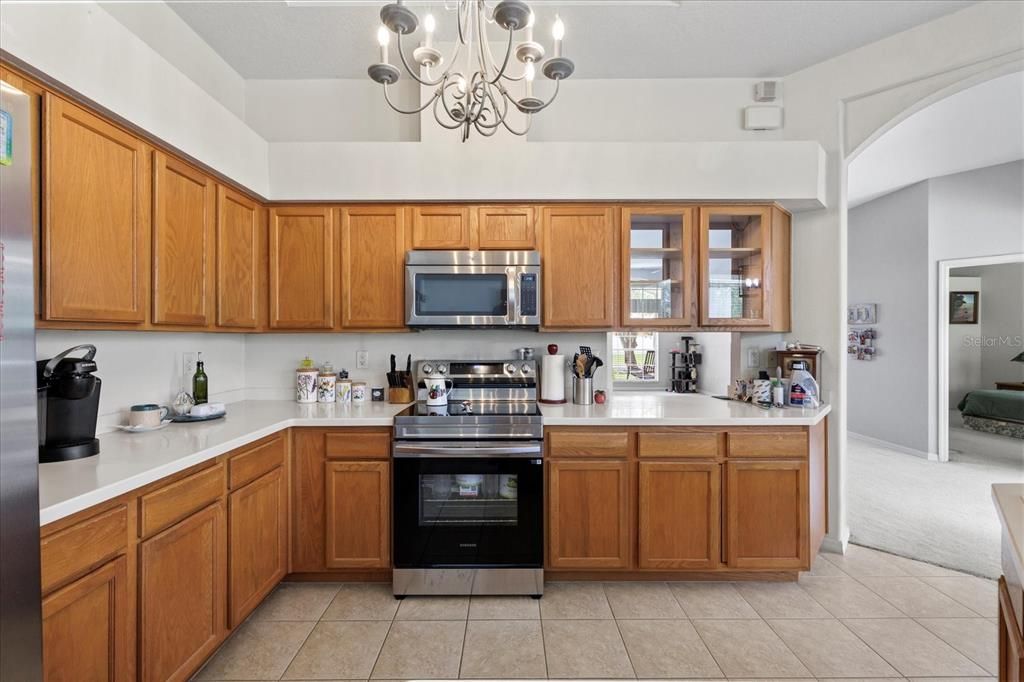 Active With Contract: $385,000 (3 beds, 2 baths, 1897 Square Feet)