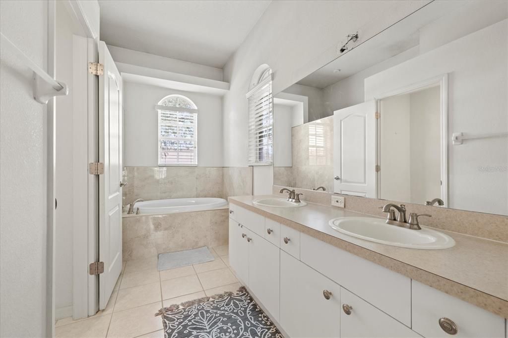 Active With Contract: $385,000 (3 beds, 2 baths, 1897 Square Feet)