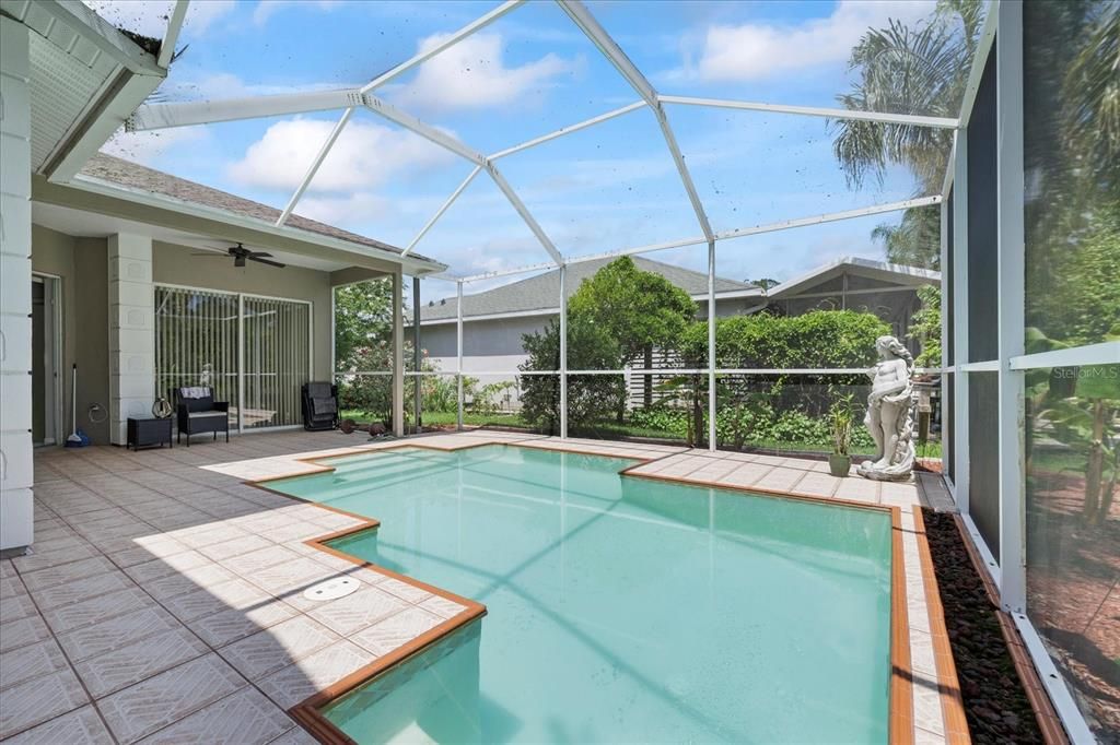 Active With Contract: $385,000 (3 beds, 2 baths, 1897 Square Feet)